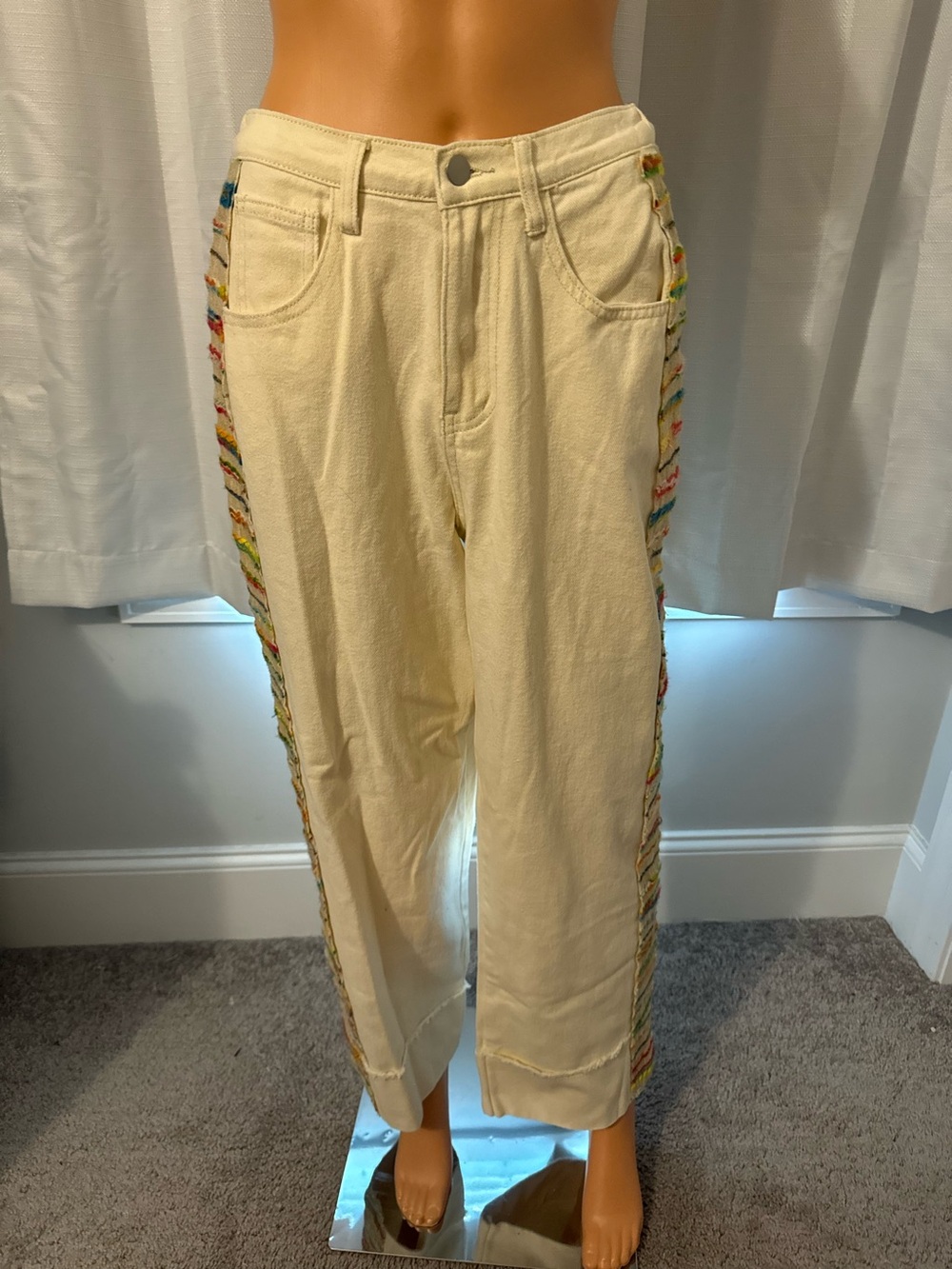 Cool POL size S cream cuffed straight leg yarn embroidered jeans women new